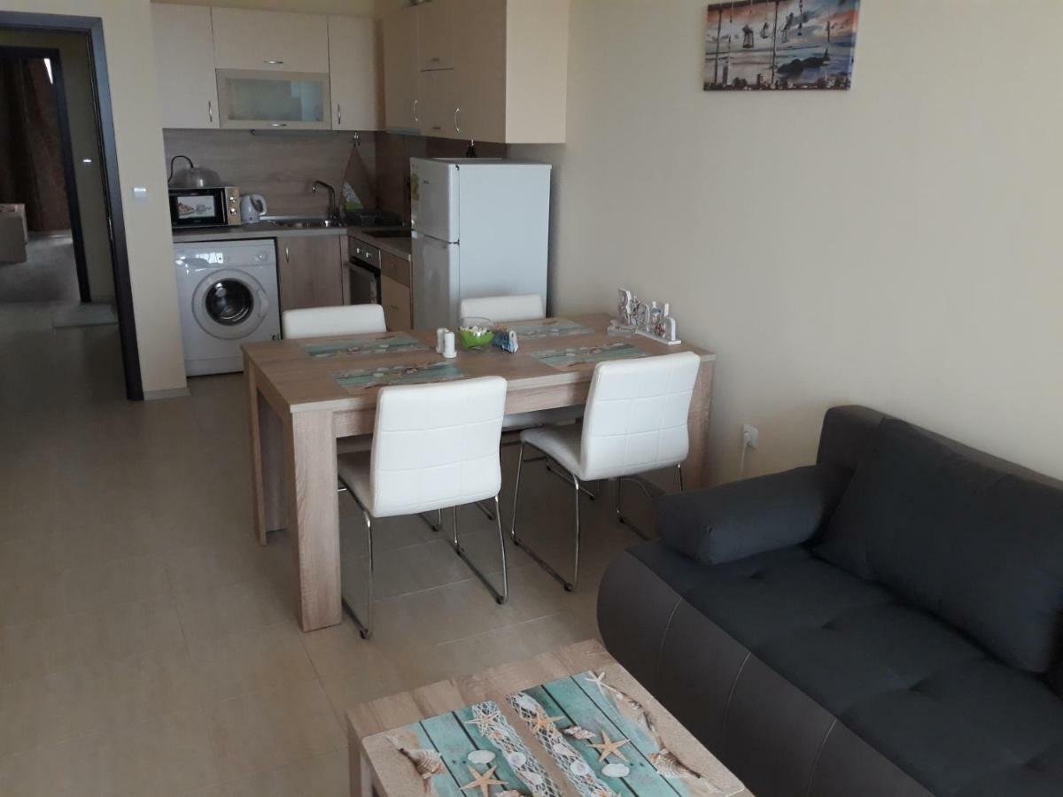 Таня 8 Apartman Pomorie Kültér fotó